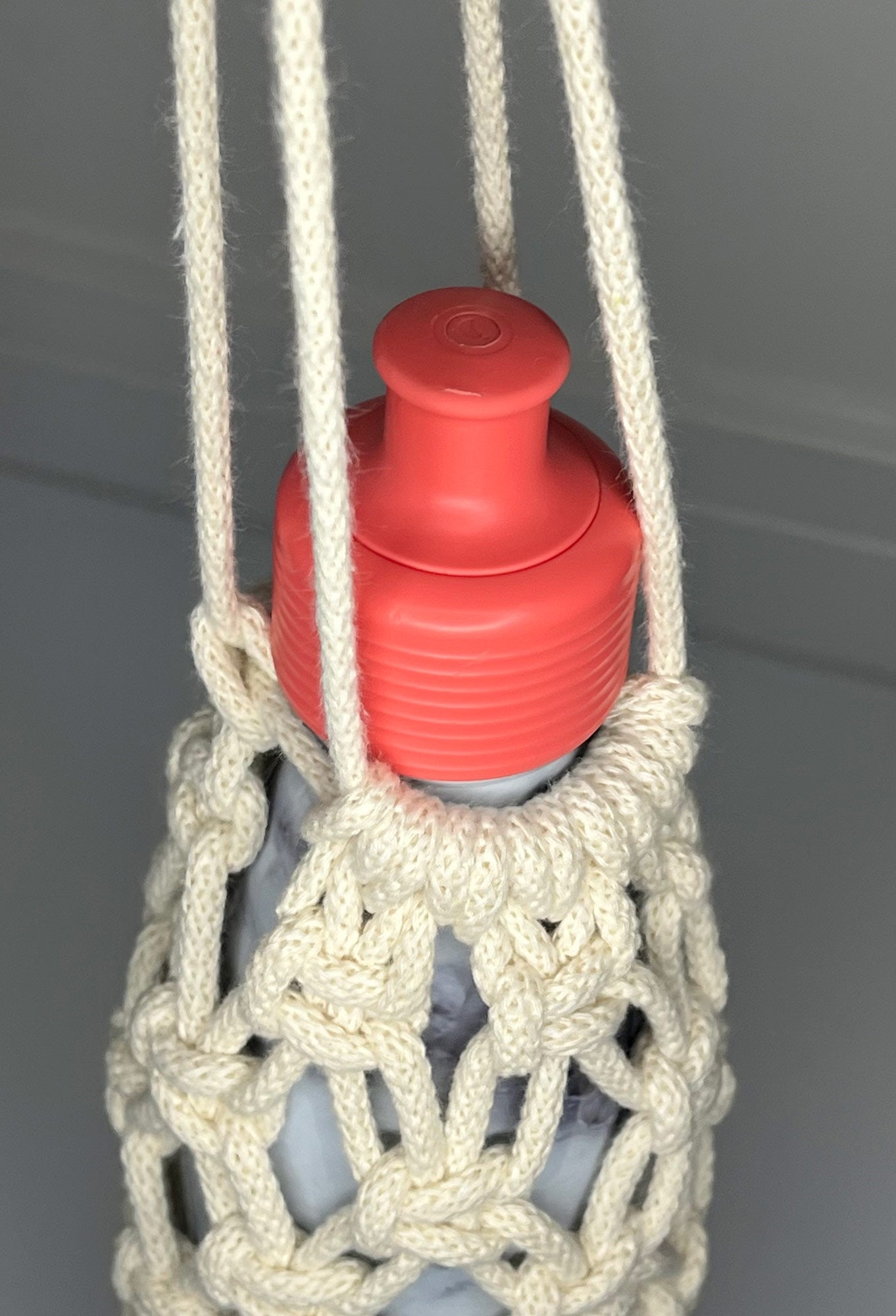 Drawstring bottle holder